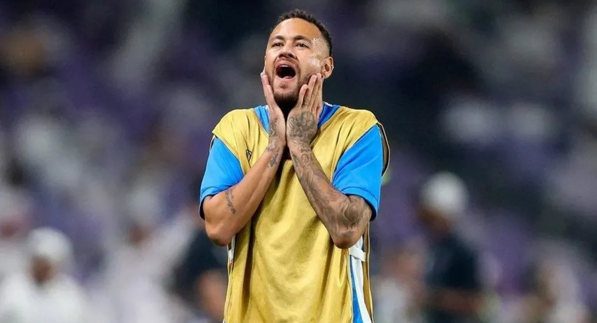 1 yıl sonra sahalara dönen Neymar'a sakatlık şoku