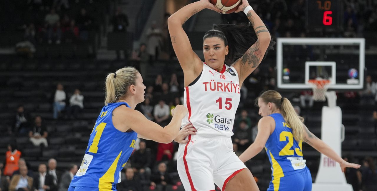A Milli Kadın Basketbol Takımı Romanya'ya fark attı