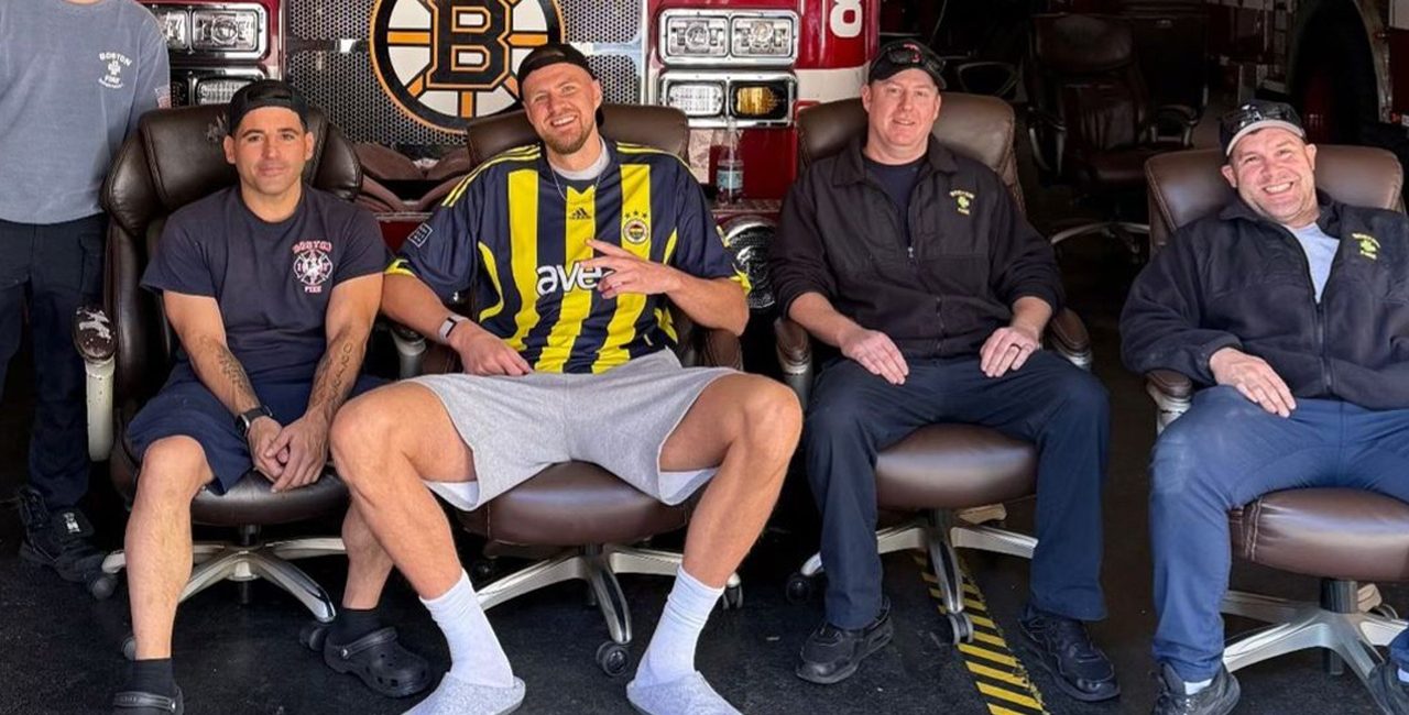 Kristaps Porzingis, Fenerbahçe forması giydi