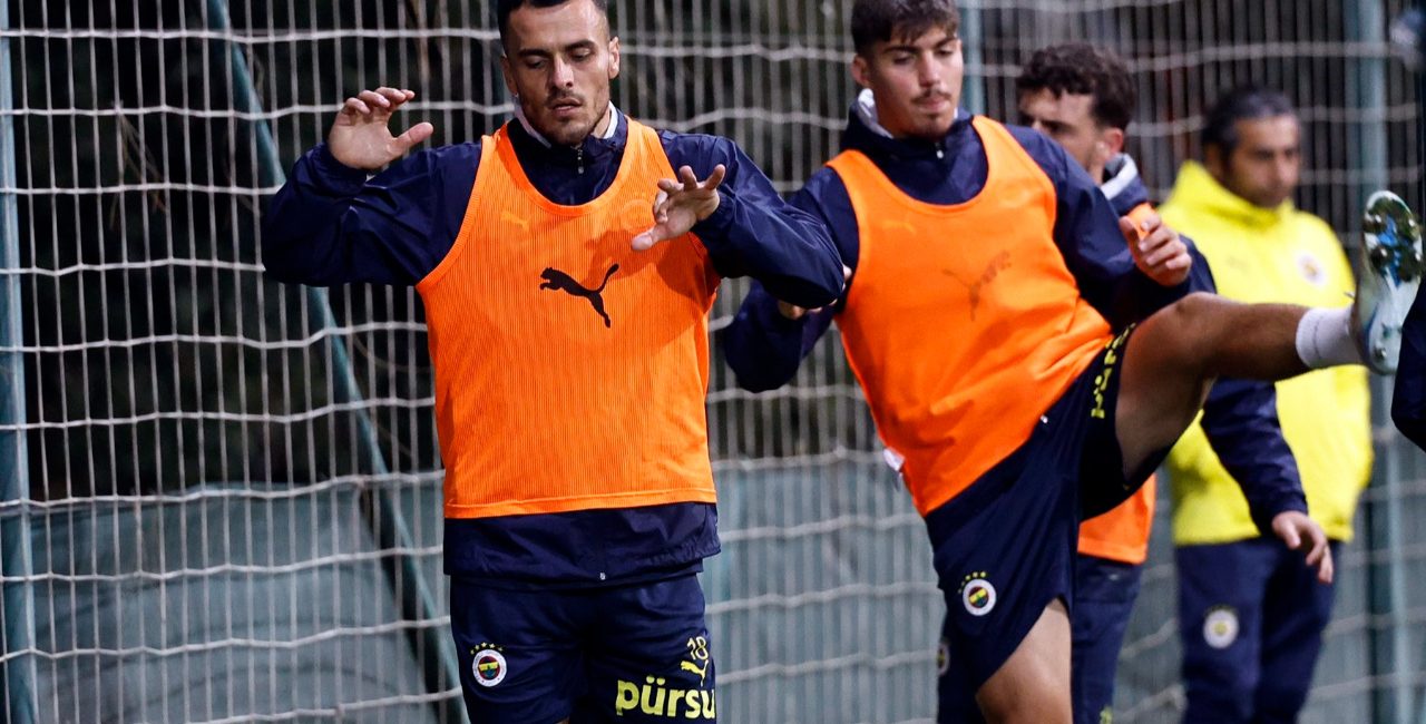 AZ Alkmaar'a yenilen Fenerbahçe, rotasını Sivasspor maçına çevirdi