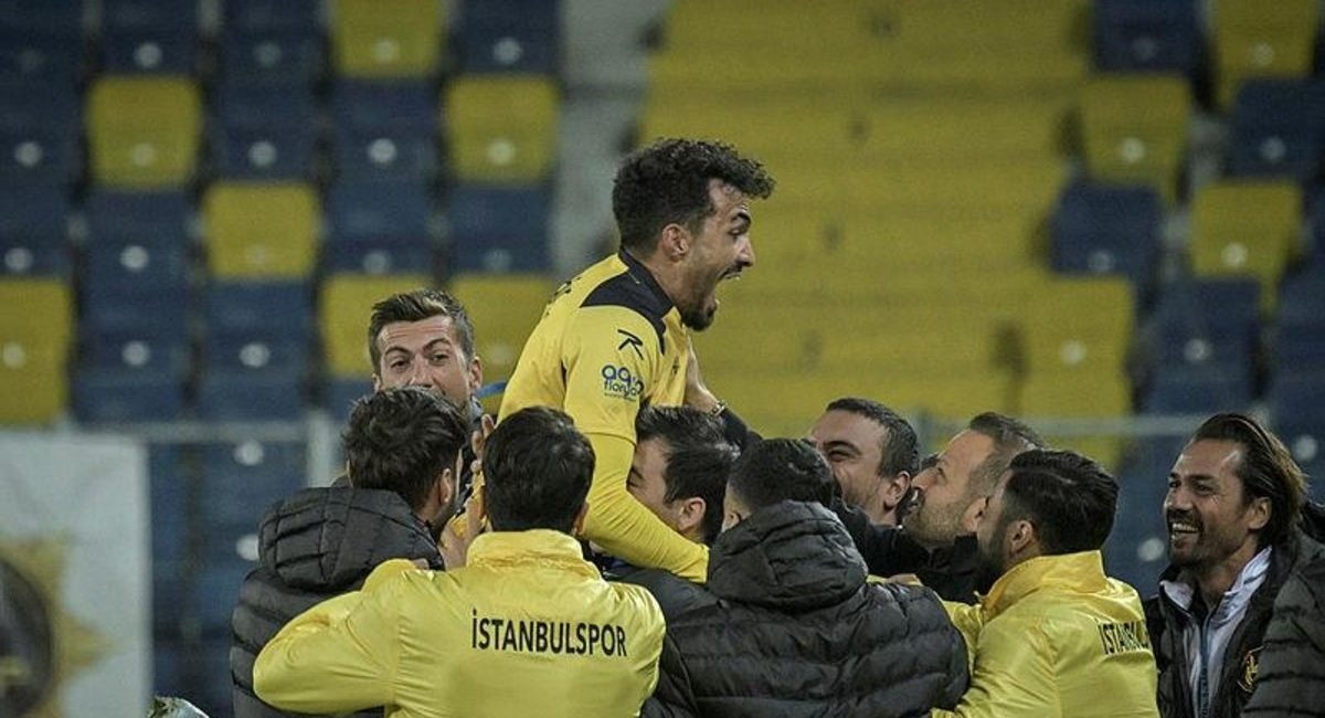 Emir Kaan Gültekin'den enfes gol! Akıllara Cristiano Ronaldo'yu getirdi