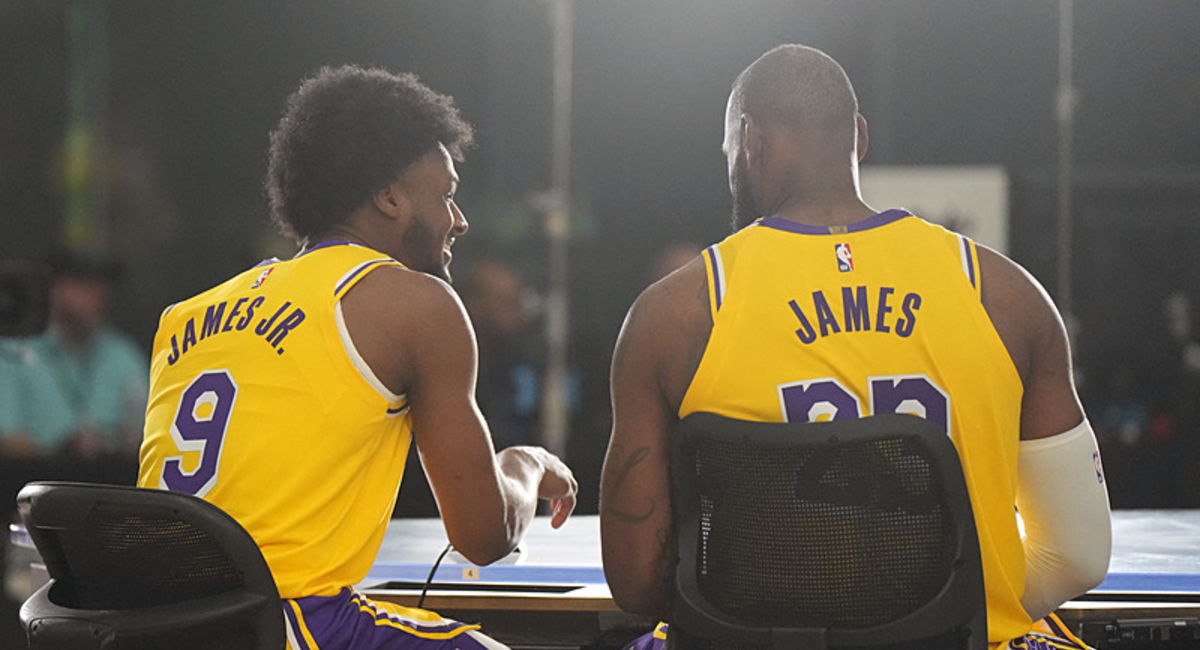 LeBron yine tarihe geçti!